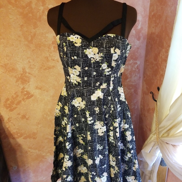 Hearts & Roses Vintage Style Dress - Picture 1 of 5